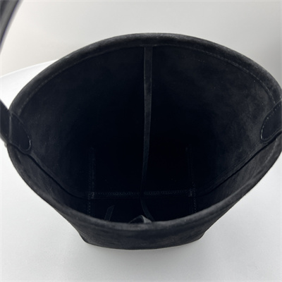 T*e R0w park n/s small tote bag black suede