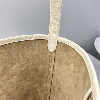 T*e R0w park n/s medium tote bag grained calfskin white color