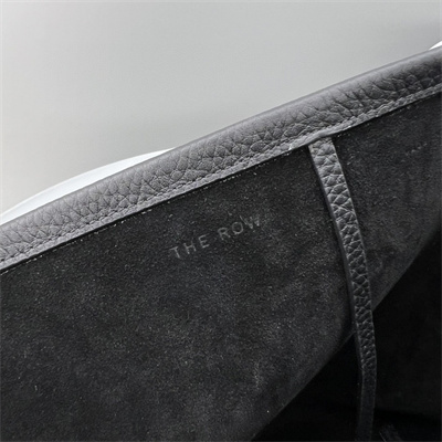 T*e R0w park n/s medium tote bag grained calfskin black color