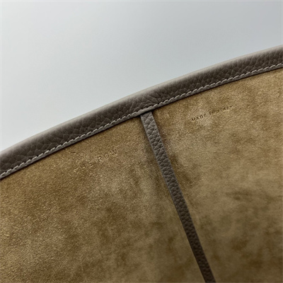 T*e R0w park n/s medium tote bag grained calfskin taupe color