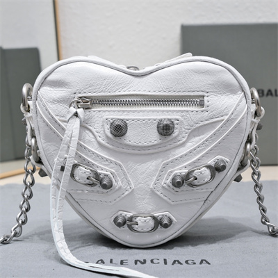 Women’s Le Cagole Heart Mini Bag In Arena Lambskin White Color