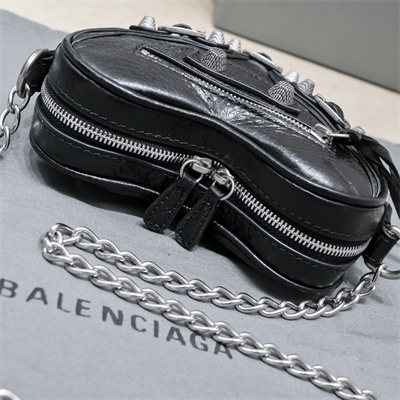 Women’s Le Cagole Heart Mini Bag In Arena Lambskin Black Color