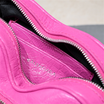 Women’s Le Cagole Heart Mini Bag In Arena Lambskin Fuchsia Color