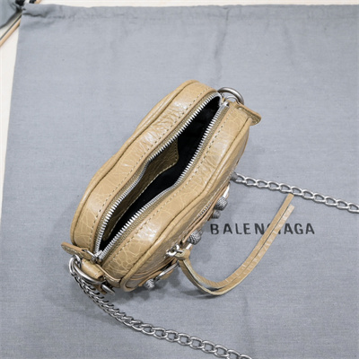 Women’s Le Cagole Heart Mini Bag In Arena Lambskin Lt Brown Color