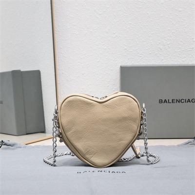 Women’s Le Cagole Heart Mini Bag In Arena Lambskin Lt Beige Color