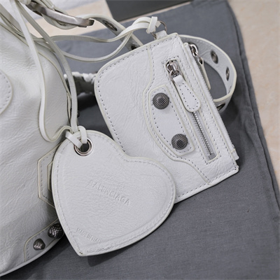 Women’s Le Cagole XS Bucket Bag In Arena Lambskin White Color