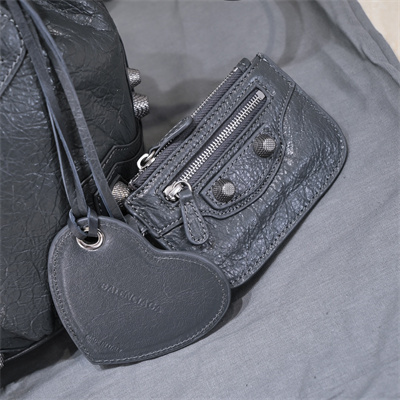 Women’s Le Cagole Small Bucket Bag In Arena Lambskin Dk Grey Color