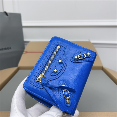 Le Cagole Compact Zippy Wallet In Arena Lambskin Electric Blue Color