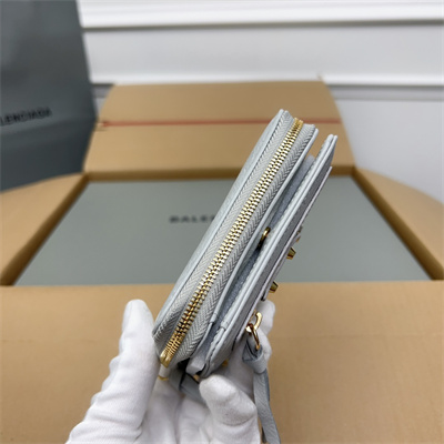 Le Cagole Compact Zippy Wallet In Arena Lambskin Lt Grey Color