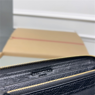 Le Cagole Continental Zippy Wallet In Arena Lambskin Black Color