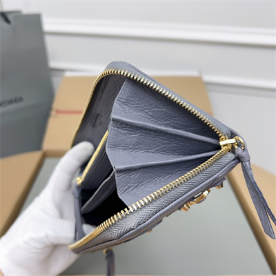 Le Cagole Continental Zippy Wallet In Arena Lambskin Lt Grey Color