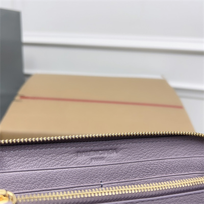 Le Cagole Continental Zippy Wallet In Goatskin Lt Violet Color