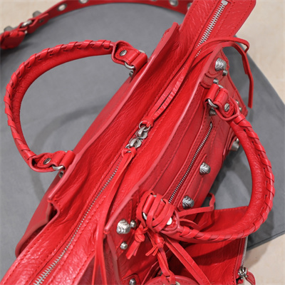 Women’s NEO Cagole XS Handbag In Arena Lambskin Red Color