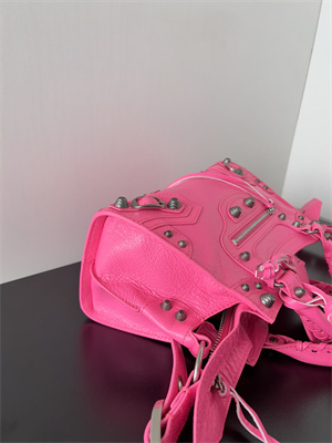 Women’s NEO Cagole XS Handbag In Arena Lambskin Fuchsia Color