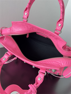 Women’s NEO Cagole XS Handbag In Arena Lambskin Fuchsia Color