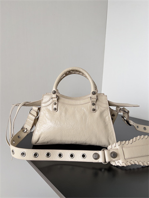 Women’s NEO Cagole XS Handbag In Arena Lambskin Lt Beige Color