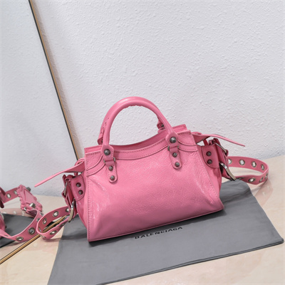 Women’s NEO Cagole XS Handbag In Arena Lambskin Pink Color