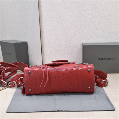 Women’s NEO Cagole City Small Handbag In Arena Lambskin Red Color
