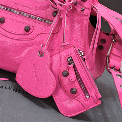 Women’s NEO Cagole City Small Handbag In Arena Lambskin Fuchsia Color