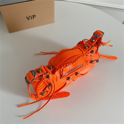 Women’s Le Cagole Small Shoulder Bag In Arena Lambskin Orange Color