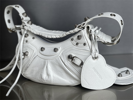 Women’s Le Cagole XS Shoulder Bag In Arena Lambskin White Color