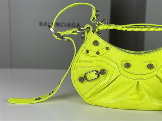 Women’s Le Cagole XS Shoulder Bag In Arena Lambskin Fluorescent Green Color