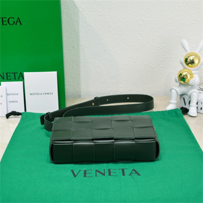 BV Cassette Cross Body Bag In Lambskin Field Green Color