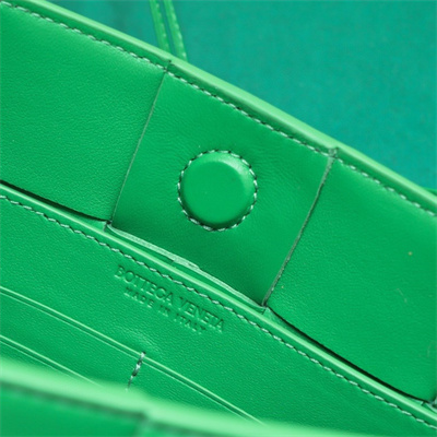 BV Cassette Pouch With Strap In Calfskin Parakeet Color