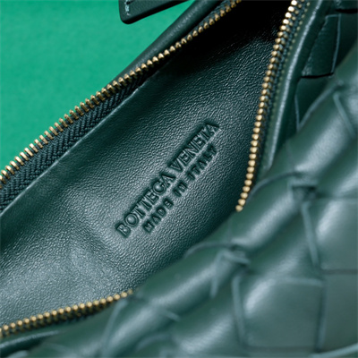 BV Small Gemelli Shoulder Bag In Lambskin Leather Emerald Green Color