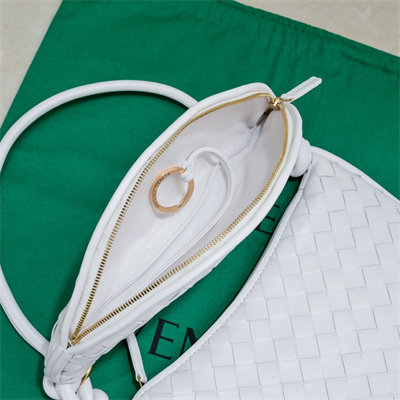 BV Medium Gemelli Shoulder Bag In Lambskin Leather White Color