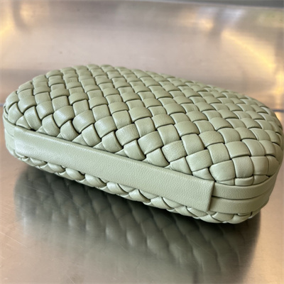 BV Knot Clutch In Lambskin Leather Travertine Color