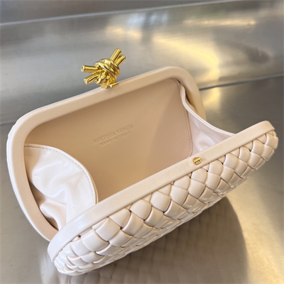 BV Knot Clutch In Lambskin Leather Cantaloup Color