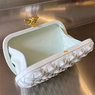 BV Knot Clutch In Calfskin Leather Black Glacier Color