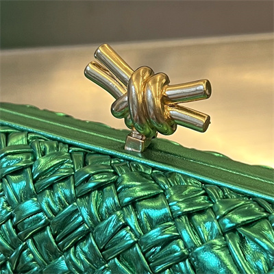 BV Knot Clutch In Calfskin Leather Wrinkled Green Color