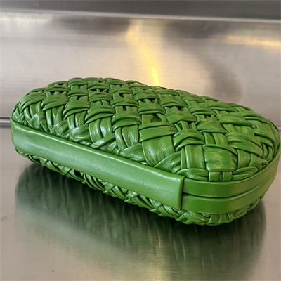 BV Knot Clutch In Calfskin Leather Wrinkled Avocado Color