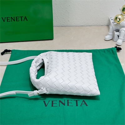 BV Mini Hop Cross Body Bag In Calfskin Leather White Color