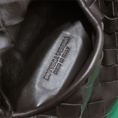 BV Mini Hop Cross Body Bag In Calfskin Leather Fondant Color