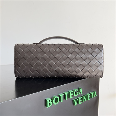 BV Long Clutch Andiamo With Handle In Lambskin Leather Fondant Color