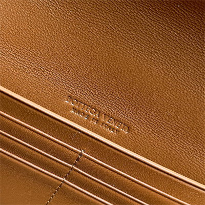 BV Long Clutch Andiamo With Handle In Lambskin Leather Cognac Color