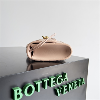 BV Long Clutch Andiamo With Handle In Lambskin Leather Lotus Color
