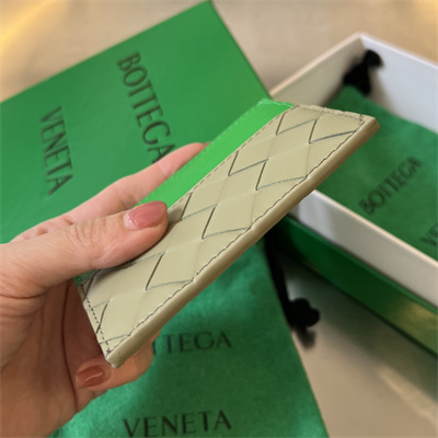 BV Card holder In Calfskin Leather Travertine/Parakeet