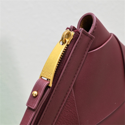 BV Zippy Pouch In Lambskin Leather Barolo Color 6689