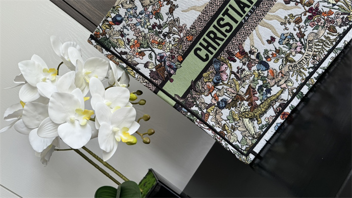 CD Large Book Tote Ecru Multicolor Di.or 4 Saisons Automne Soleil Embroidery