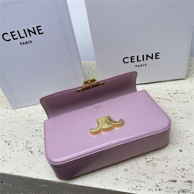 Ce**e chain shoulder bag cuir triomphe in shiny calfskin light pink