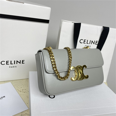 Ce**e chain shoulder bag cuir triomphe in shiny calfskin light grey