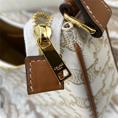 Ce**e ava bag in triomphe canvas and calfskin white