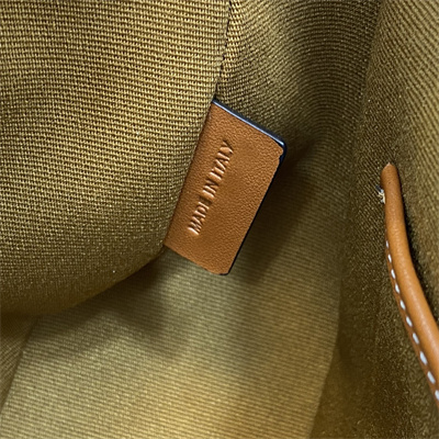 Ce**e ava bag in triomphe canvas and calfskin white