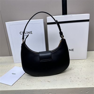 Ce**e medium ava triomphe bag in smooth calfskin black