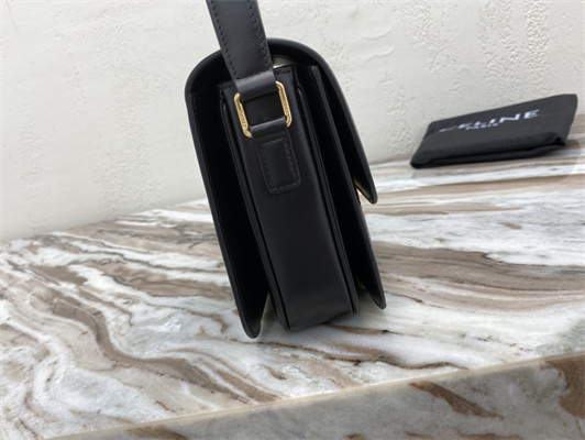 Ce**e classique triomphe bag in shiny calfskin black color