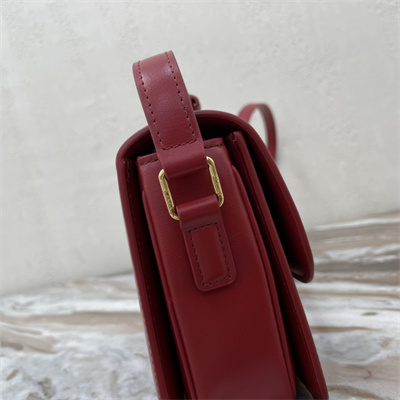 Ce**e teen triomphe bag in shiny calfskin bordeaux color